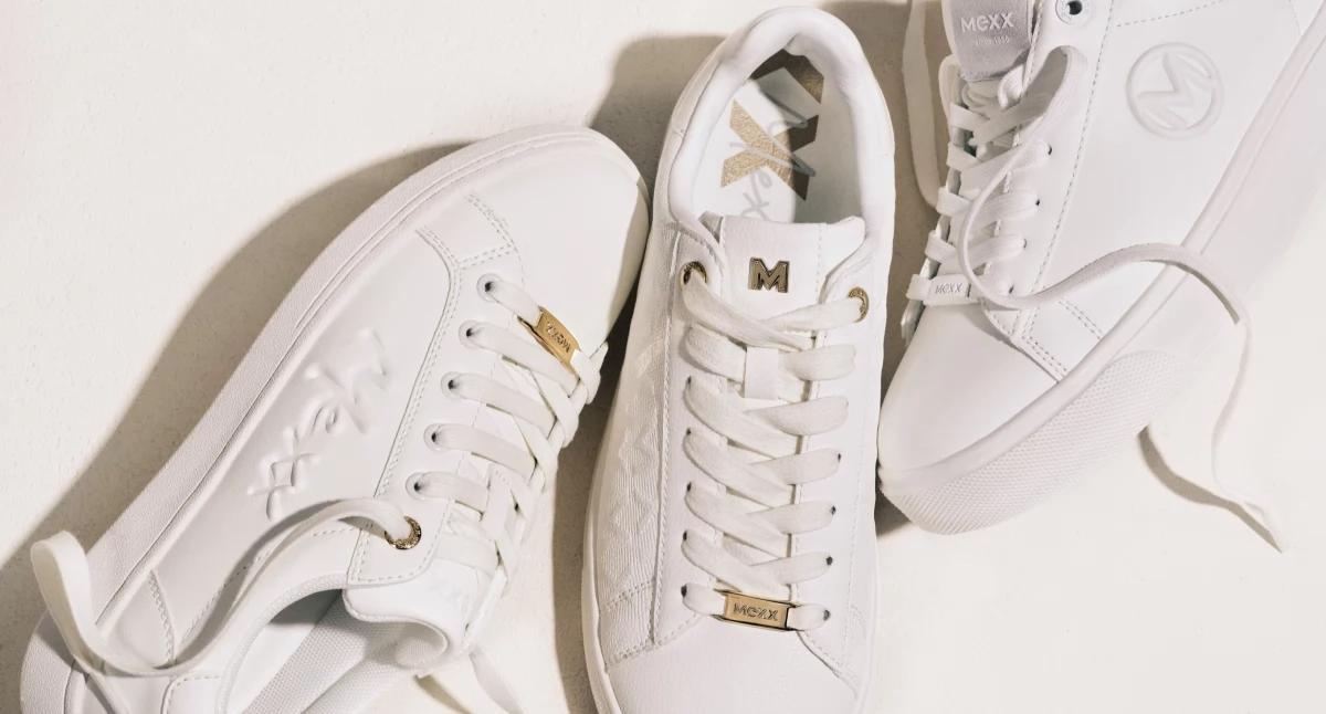 Jak nosić beżowe sneakersy damskie? Inspiracje i porady modowe