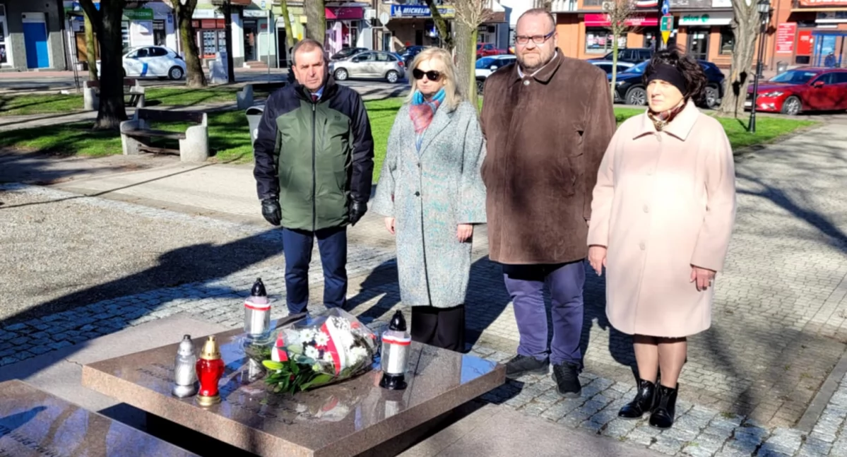 Przedstawiciele PiS uczcili ofiary katastrofy smoleńskiej