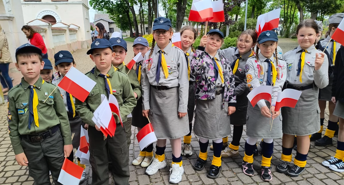 Ci młodzi ludzie wiedzą, co to radosny patriotyzm