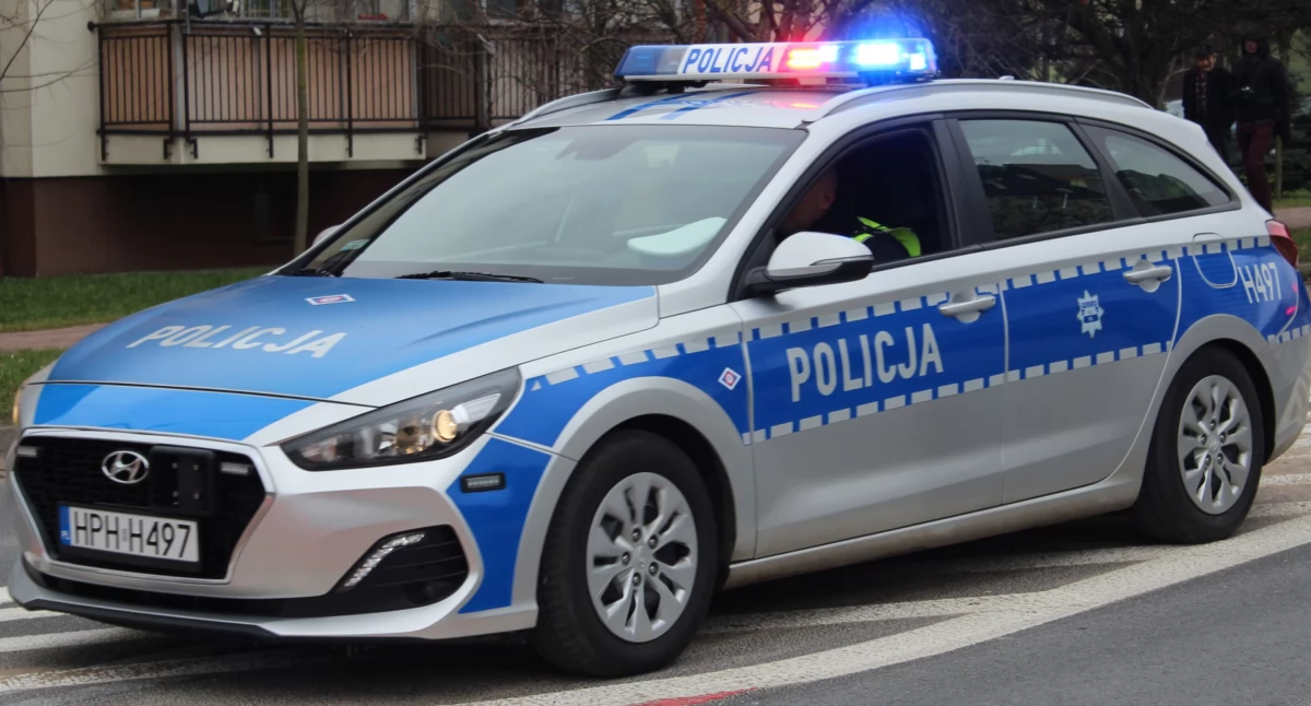 Jeden po pijaku atakował ojca, drugi żonę. Obaj trafili do aresztu.