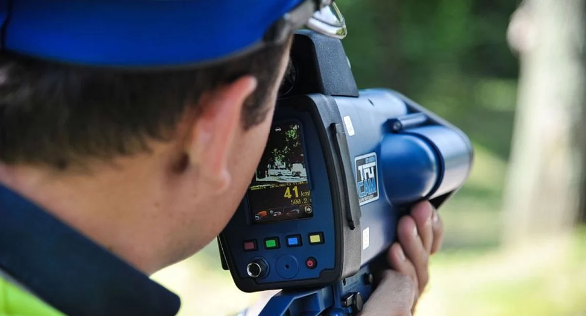 55-latek w mercedesie pędził 106 km/h w obszarze zabudowanym