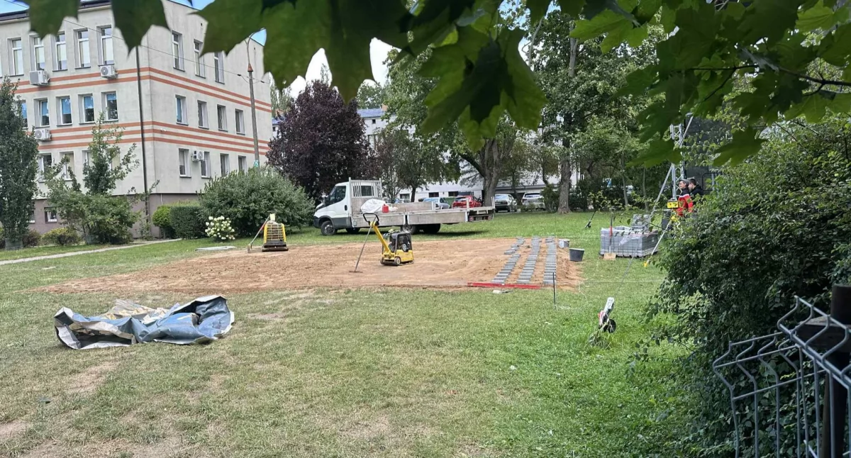 Na Trawniku Coolturalnym będzie parkiet do tańczenia
