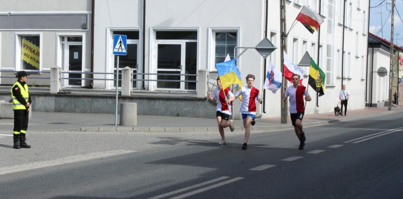 Przebiegli 67 kilometrów w hołdzie Księdzu Brzósce