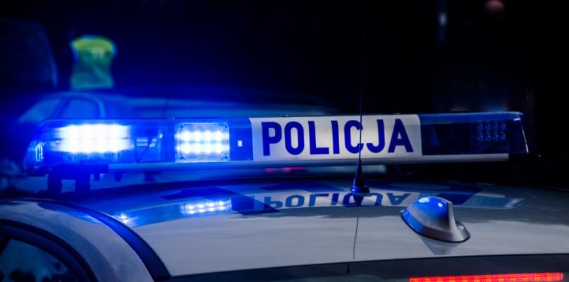Kierował bez prawka, rozbił dwa samochody