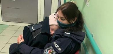 Pijany nocą wybrał się na spacer. W wózeczku skąpo ubrana 2-latka!