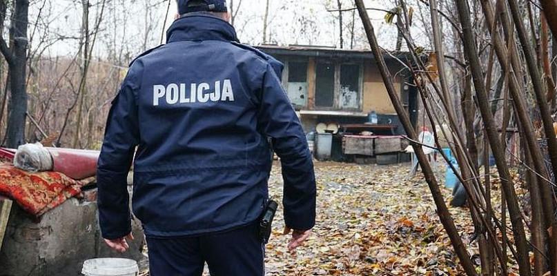 Policjanci uratowali wyziębionego mężczyznę