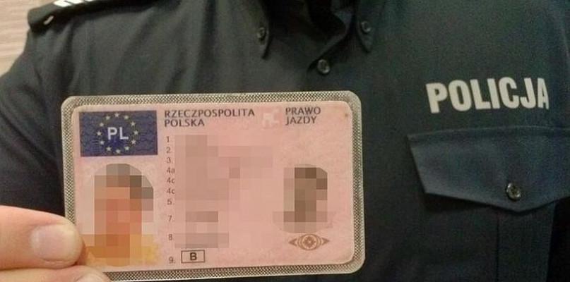 39-latka pokazała policjantom sfałszowane prawo jazdy