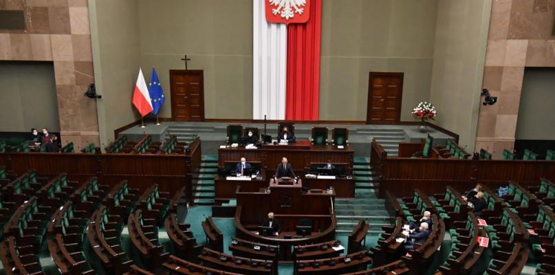 Będą zmiany w emeryturach? Na stole dwa konkretne projekty