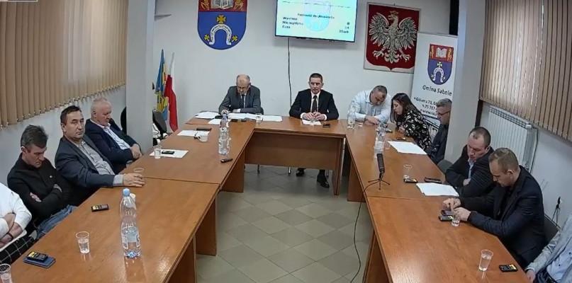Czy radni ustalili wynagrodzenie wójta niezgodnie z przepisami?