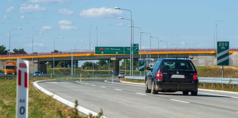 Zmieniają się przepisy. Wprowadzono nowe znaki drogowe