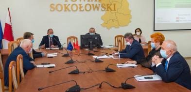 Zarobki w samorządach w górę. W powiecie długa dyskusja.
