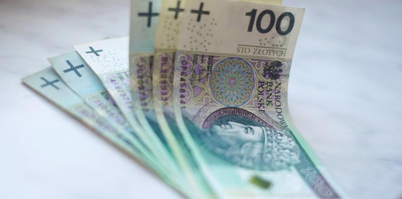 Będą sowite dodatki do emerytur! Wiemy, kto może liczyć na kasę