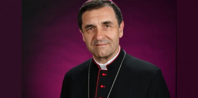 Biskup apeluje o duchowe wsparcie dla broniących polskiej granicy