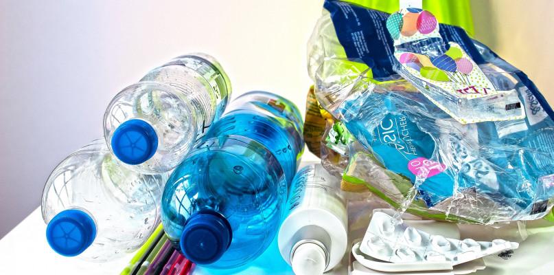 System kaucyjny za butelki coraz bliżej! Minister uchyla rąbka tajemnicy