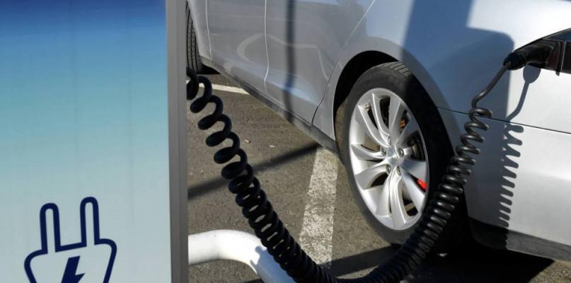 Dopłacają do elektrycznych aut. Wiemy, ile można dostać! 