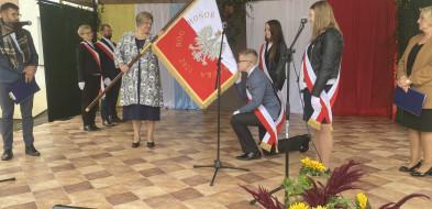 Szkoła Podstawowa w Grochowie otrzymała sztandar