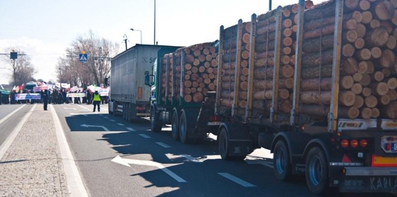 To będzie drogowy armagedon? Rolnicy chcą blokować drogi na koniec wakacji 
