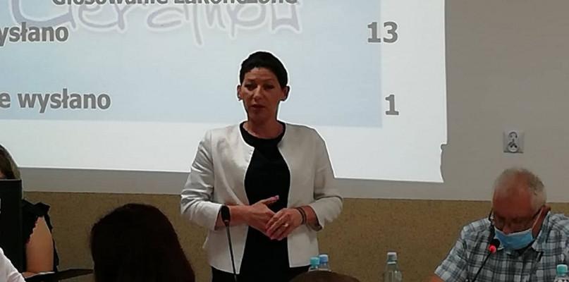 Wójt Ewa Częścik z wotum zaufania i absolutorium