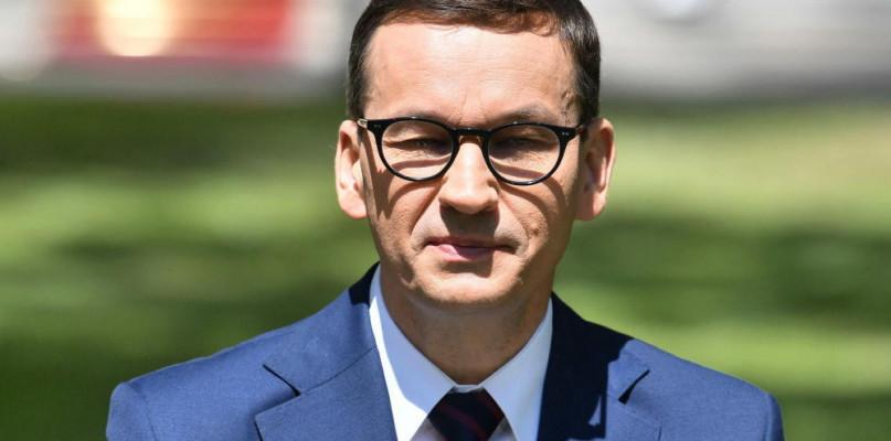 Rząd na wakacje znosi kolejne obostrzenia. 