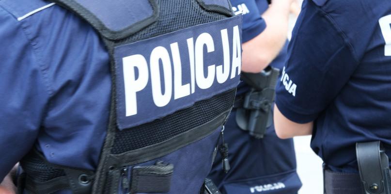 Godzina policyjna dla niezaszczepionych? To realna propozycja doradcy premiera 