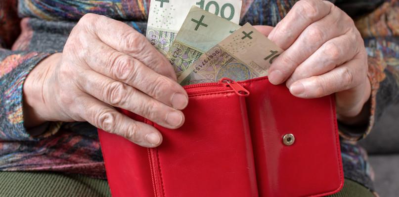 Czternasta emerytura nie dla każdego i nie w tej samej wysokości! Dlaczego?