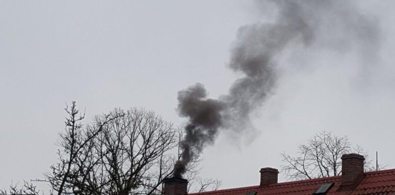 W miastach dziś może utrzymywać się smog, wydano ostrzeżenie