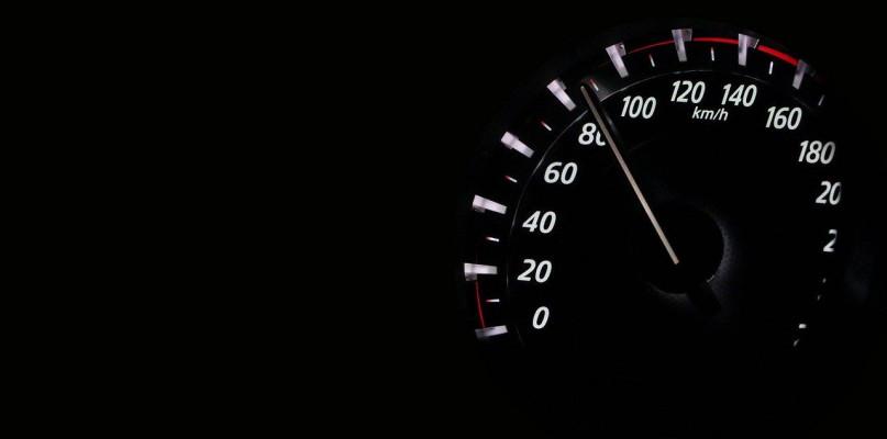 Podczas nocnego patrolu zatrzymali auto z cofniętym licznikiem
