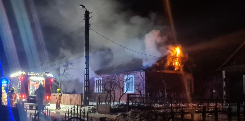Dwie śmiertelne ofiary pożarów w tym roku. Strażacy ostrzegają i przypominają...