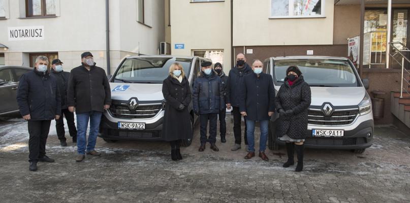 Powiat przekazał nowe busy do DPS w Wirowie i Zespołu Szkół Specjalnych