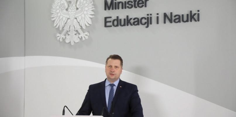 Będą uczyć seksu przy pomocy encyklik papieskich? Słowa ministra zaskakują