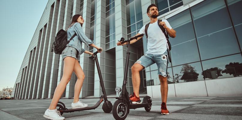 Na elektrycznej hulajnodze tylko z prawem jazdy? Nadchodzą ważne zmiany