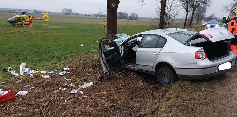 Rannego kierowcę passata zabrał śmigłowiec LPR