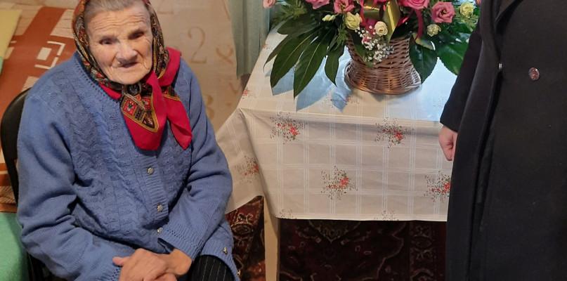 Pani Adela skończyła 100 lat, nadal jest w świetnej formie