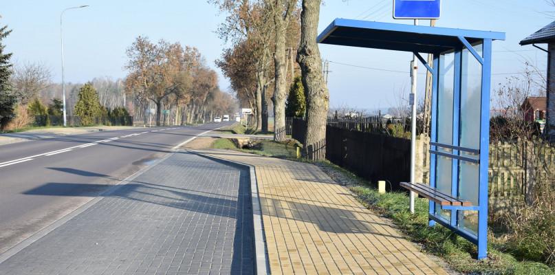 Przy krajówce w Kowiesach stanęły nowe przystanki
