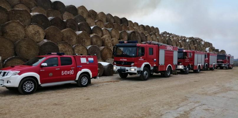 Strażacy z naszego powiatu pomagają gasić gigantyczny pożar pod Łosicami