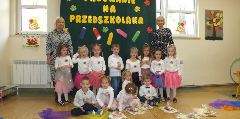 Pasowanie na przedszkolaka w przedszkolu w Sabniach