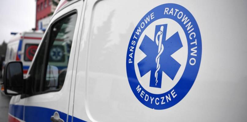 Kontrola w szpitalach, które nie przyjęły kierowcy karetki z COVID-19; mężczyzna zmarł