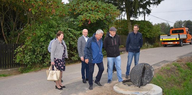 Zakończyła się budowa kanalizacji w Łubiankach