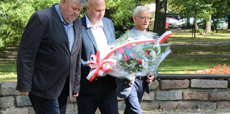 Władze miasta w hołdzie ofiarom sowieckiej agresji