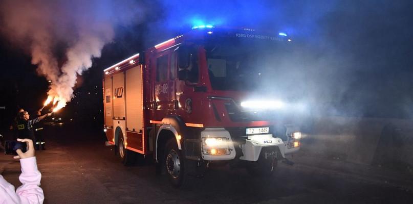Strażacy z Rozbitego Kamienia odebrali nowy wóz