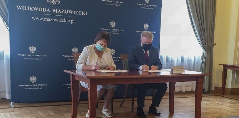 Podpisy warte 11,6 mln zł. Rekordowa dotacja na drogę powiatową.