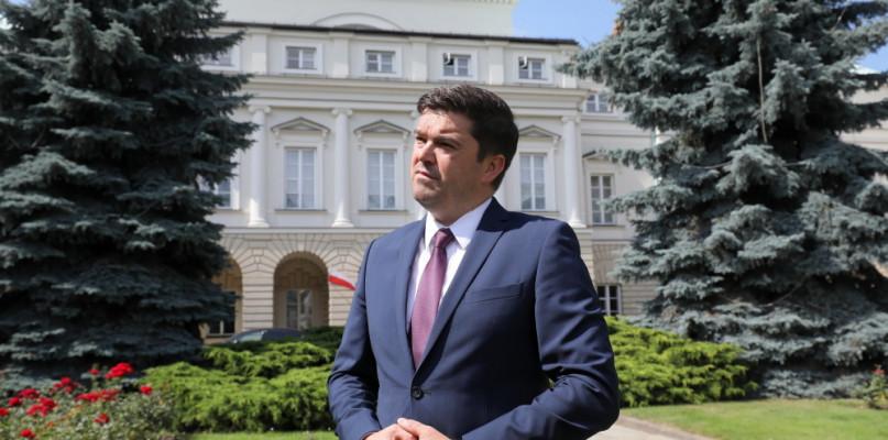 Rzecznik MZ: 1 września to termin rozpoczęcia edukacji szkolnej w całej Polsce
