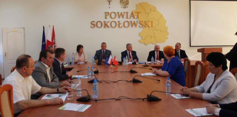 Powiat pozyskał ponad 16 mln zł dotacji na remont drogi do Paprotni