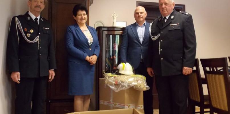 Środki ochronne trafiły do OSP z gminy Sterdyń