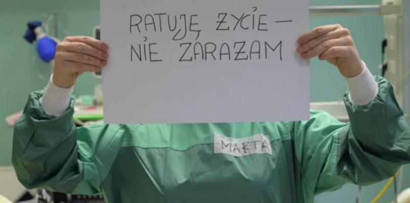 Pielęgniarkom należy się szacunek i wdzięczność, a nie hejt!
