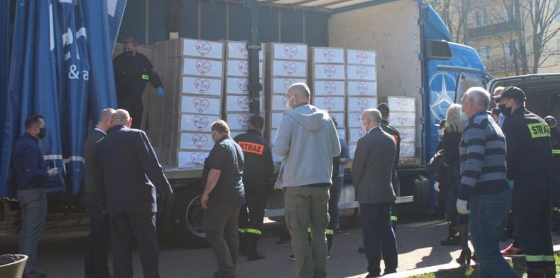W Sokołowie przekazali samorządom 150 tysięcy maseczek ochronnych