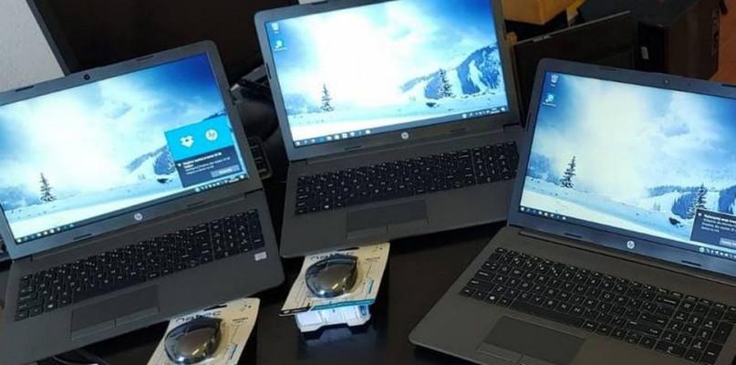 AKTUALIZACJA: Samorządy z powiatu dostały pieniądze na laptopy do edukacji zdalnej