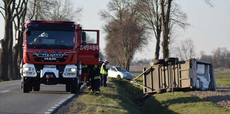 Przyczepka w rowie, a gdzie samochód?