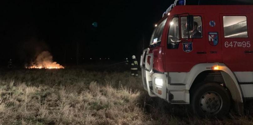 Nocny pożar w gminie Sterdyń mógł mieć niebezpieczny finał