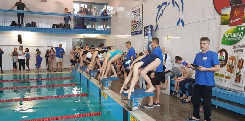 Sokołowscy pływacy rywalizowali drużynowo w Łukowie